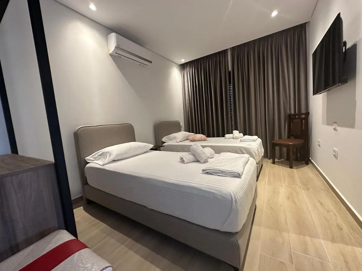 Hotel Trifoni Përmet 0*,  Albanië