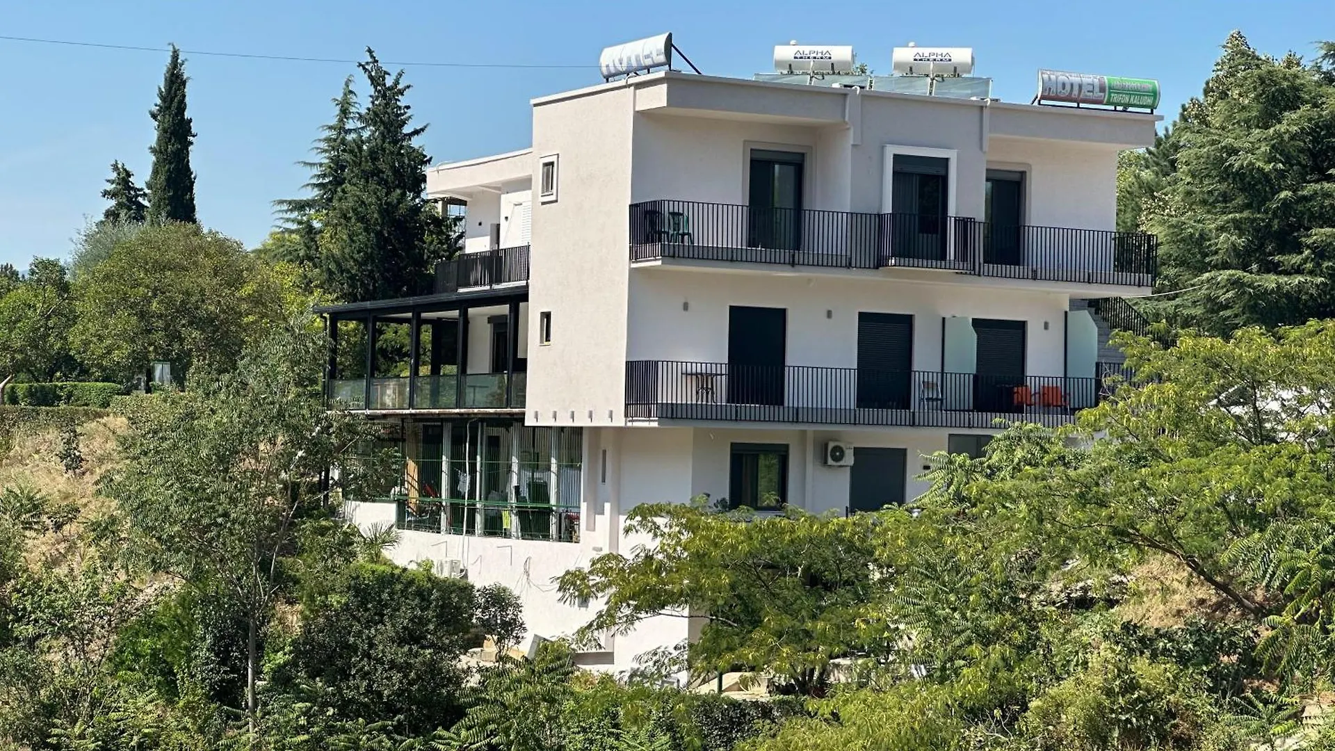 Hotel Trifoni Përmet 0*,  Albanië